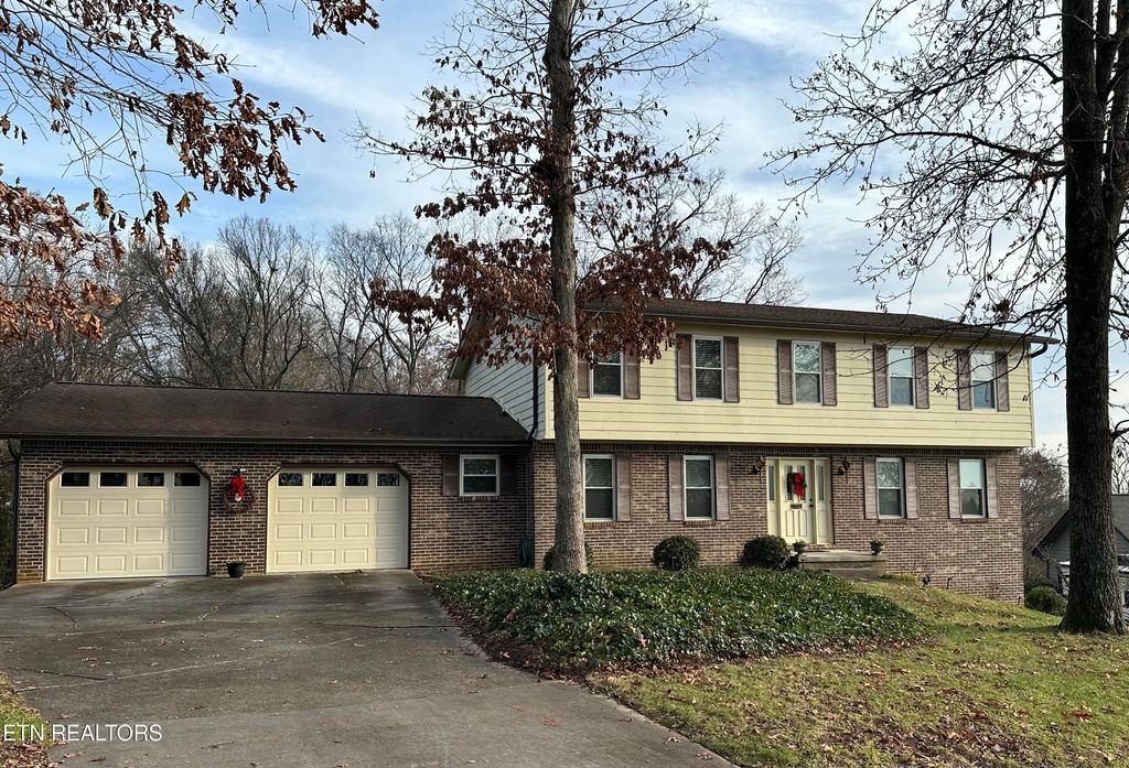 1702 Winding Ridge Tr, Knoxville, TN 37922