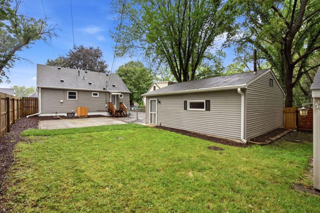 319 Van Buren Avenue S, Hopkins, MN 55343