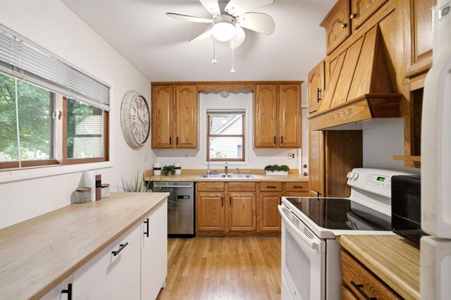 319 Van Buren Avenue S, Hopkins, MN 55343
