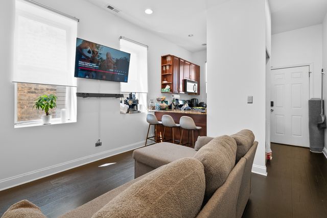 524 N ARMOUR Street 2W, Chicago, IL 60622