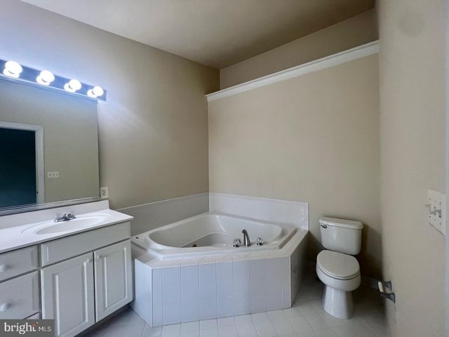 22106 FAIR GARDEN LN, Clarksburg, MD 20871