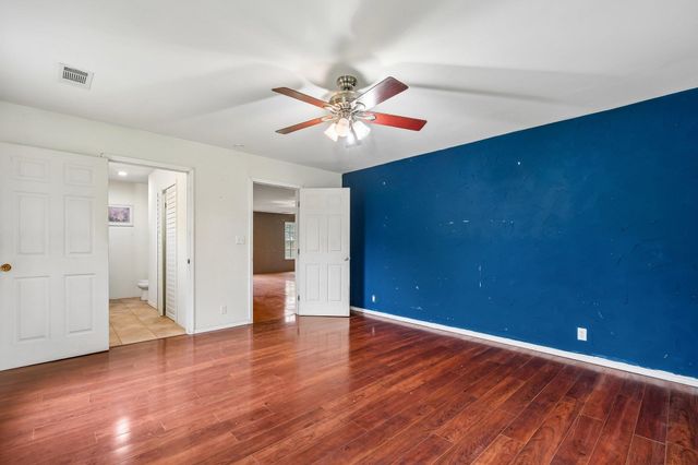 116 Hart LN, Cedar Creek, TX 78612