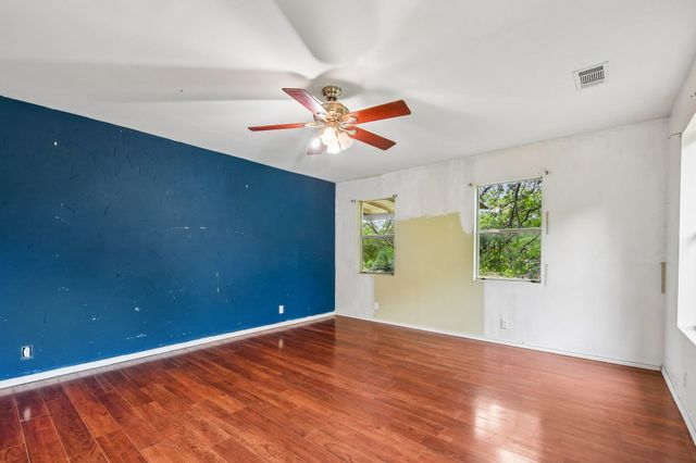 116 Hart LN, Cedar Creek, TX 78612