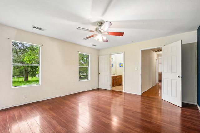 116 Hart LN, Cedar Creek, TX 78612