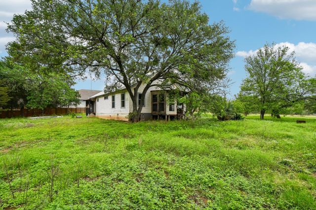 116 Hart LN, Cedar Creek, TX 78612