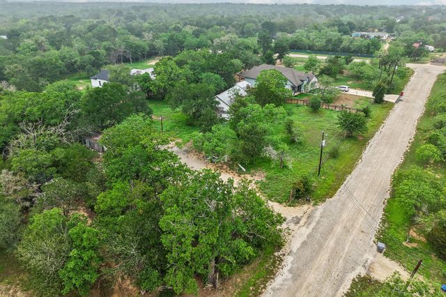 116 Hart LN, Cedar Creek, TX 78612
