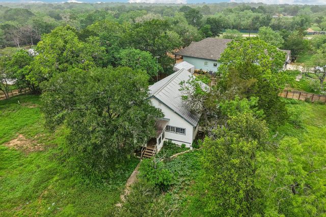 116 Hart LN, Cedar Creek, TX 78612