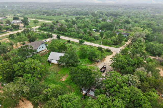 116 Hart LN, Cedar Creek, TX 78612