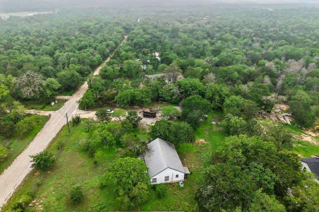 116 Hart LN, Cedar Creek, TX 78612