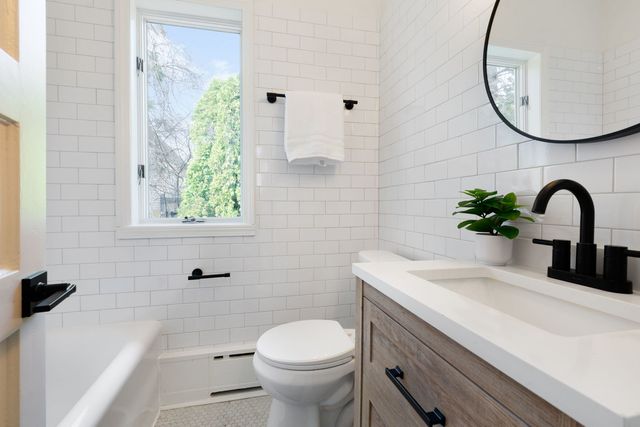 1580 Florence Avenue, Evanston, IL 60201