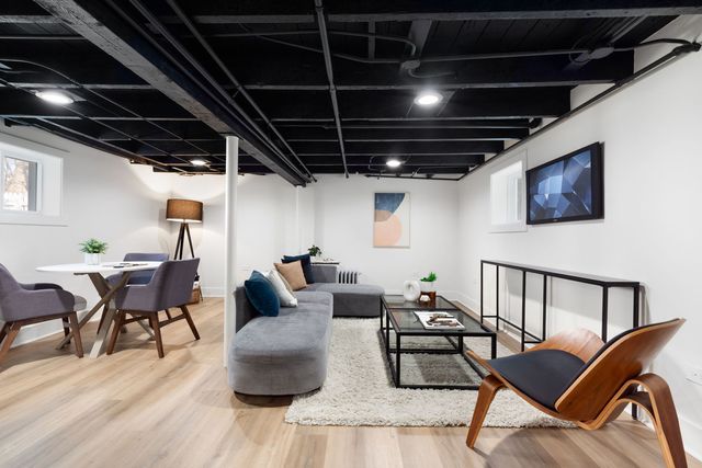 1580 Florence Avenue, Evanston, IL 60201