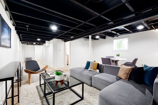 1580 Florence Avenue, Evanston, IL 60201