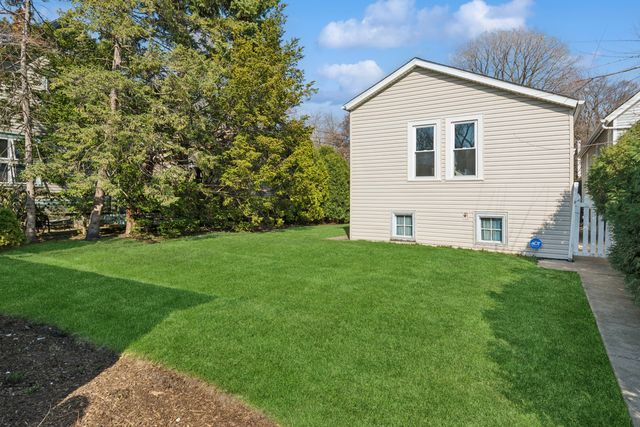 1580 Florence Avenue, Evanston, IL 60201