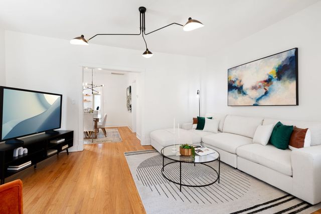 1580 Florence Avenue, Evanston, IL 60201