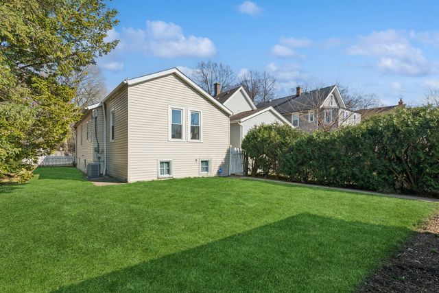 1580 Florence Avenue, Evanston, IL 60201