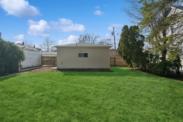 1580 Florence Avenue, Evanston, IL 60201