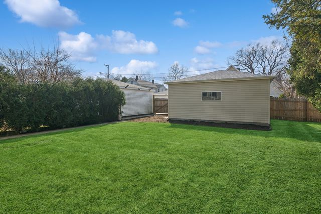 1580 Florence Avenue, Evanston, IL 60201