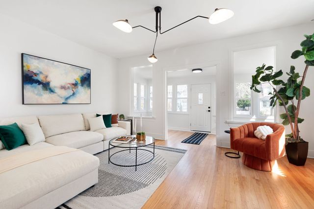 1580 Florence Avenue, Evanston, IL 60201