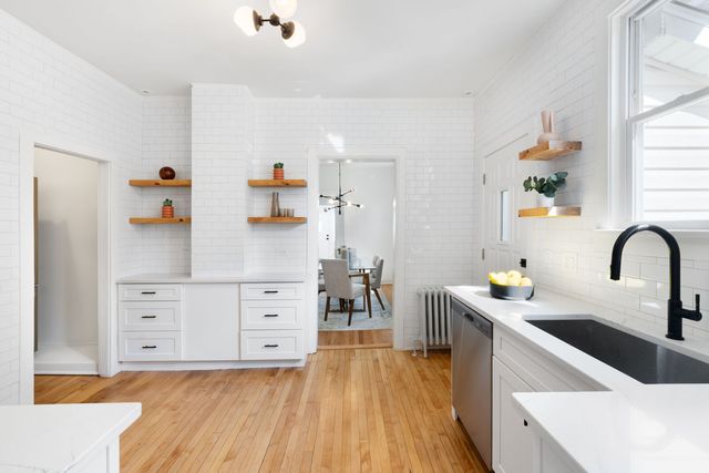 1580 Florence Avenue, Evanston, IL 60201