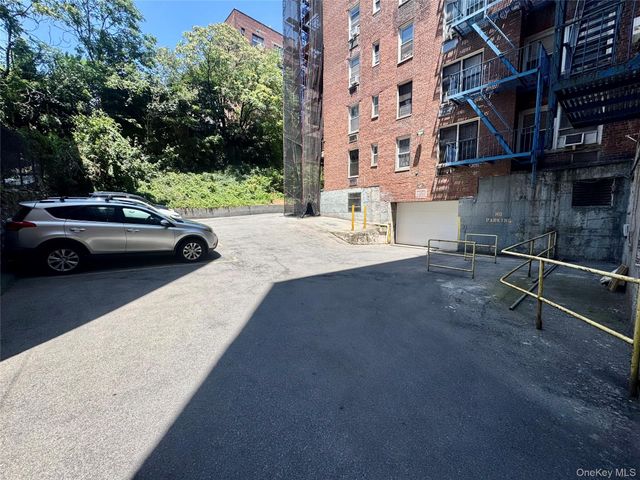 2661 Marion Avenue 2D, Bronx, NY 10458