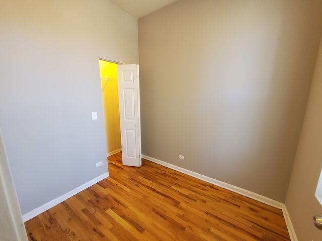 1532 W 18th Place 2R, Chicago, IL 60608