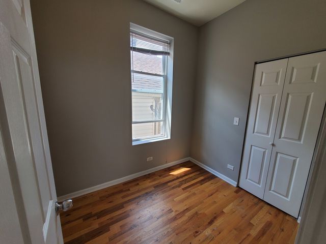 1532 W 18th Place 2R, Chicago, IL 60608