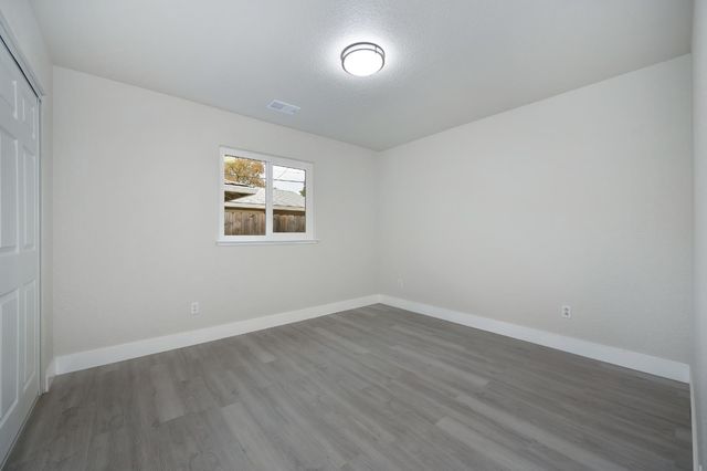 5040 34th St, Sacramento, CA 95820