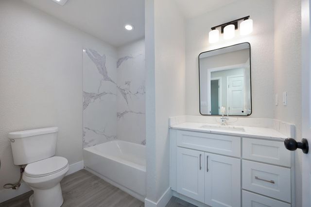 5040 34th St, Sacramento, CA 95820