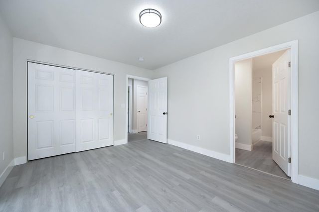 5040 34th St, Sacramento, CA 95820