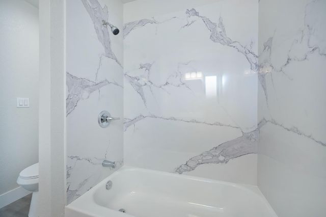 5040 34th St, Sacramento, CA 95820