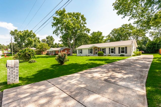 840 Britton Ave, Gallatin, TN 37066