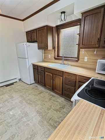 290 Wakelee Avenue 1st floor, Ansonia, CT 06401