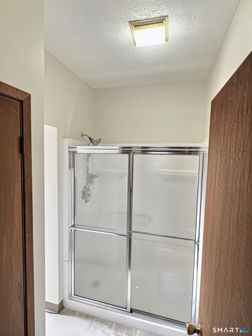 290 Wakelee Avenue 1st floor, Ansonia, CT 06401