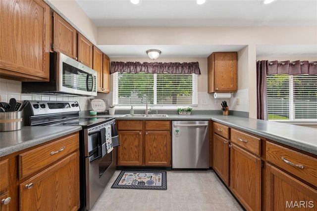 1296 Robertridge Drive, St Charles, MO 63304