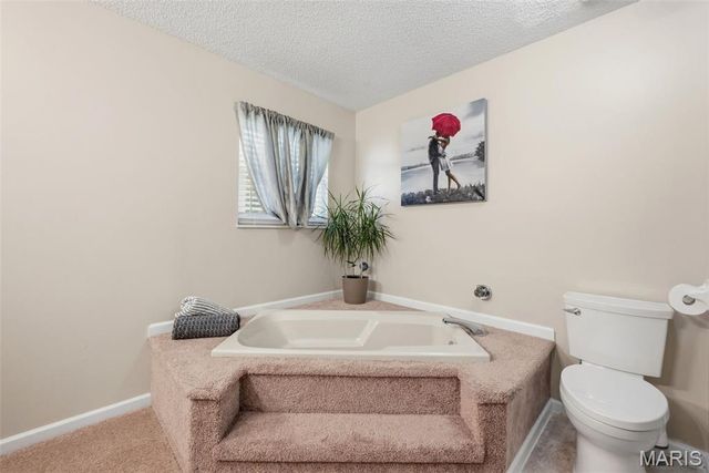 1296 Robertridge Drive, St Charles, MO 63304