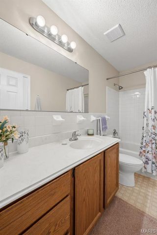 1296 Robertridge Drive, St Charles, MO 63304