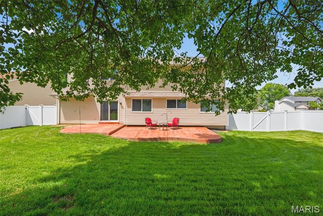 1296 Robertridge Drive, St Charles, MO 63304