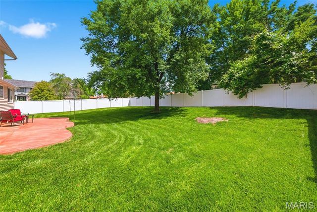1296 Robertridge Drive, St Charles, MO 63304
