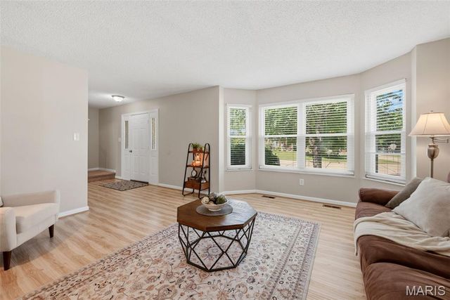 1296 Robertridge Drive, St Charles, MO 63304