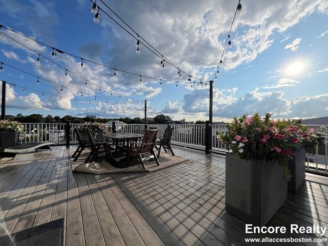 1 Everett St. 305, Boston, MA 02134