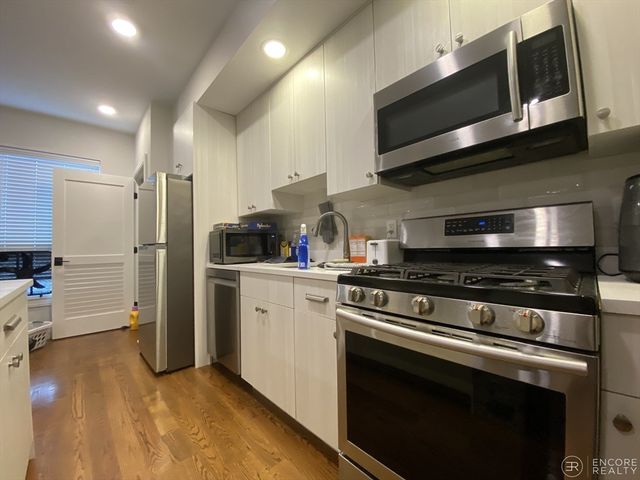 1 Everett St. 305, Boston, MA 02134