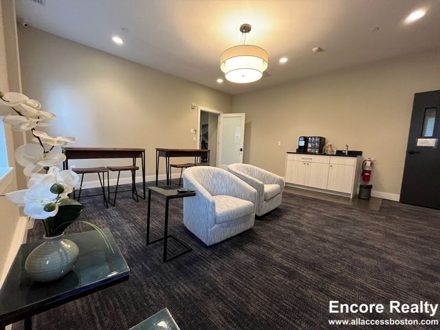1 Everett St. 305, Boston, MA 02134