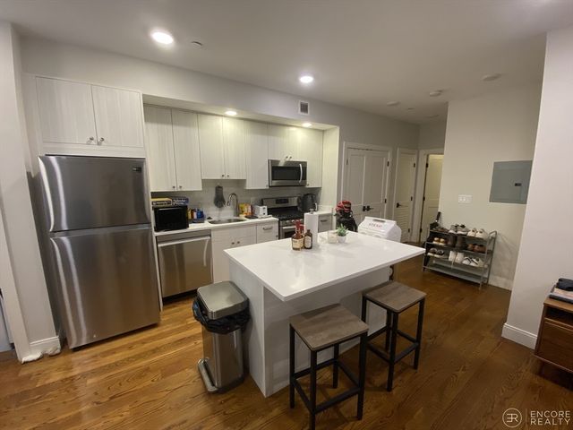 1 Everett St. 305, Boston, MA 02134