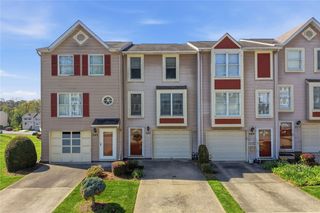 307 Hamlet Ct, Baldwin Boro, PA 15227