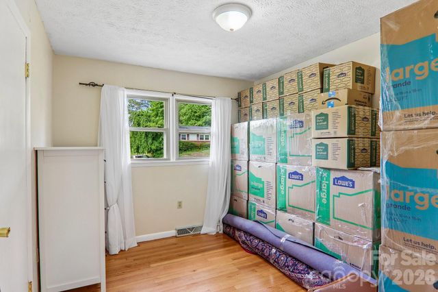 401 Lower Grassy Branch Road, Asheville, NC 28805