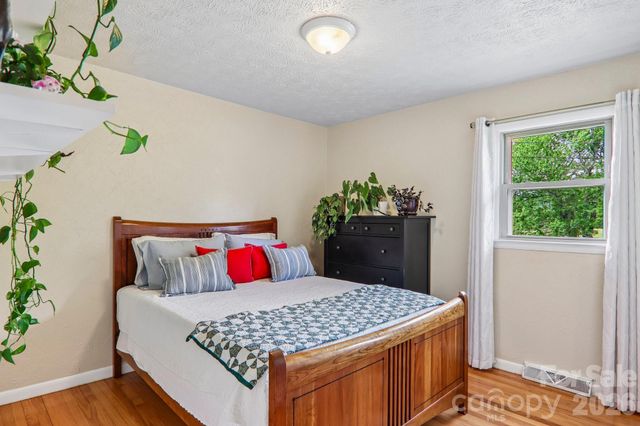 401 Lower Grassy Branch Road, Asheville, NC 28805