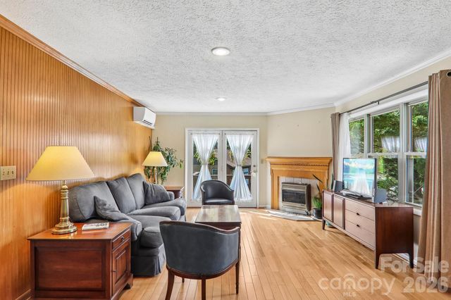 401 Lower Grassy Branch Road, Asheville, NC 28805