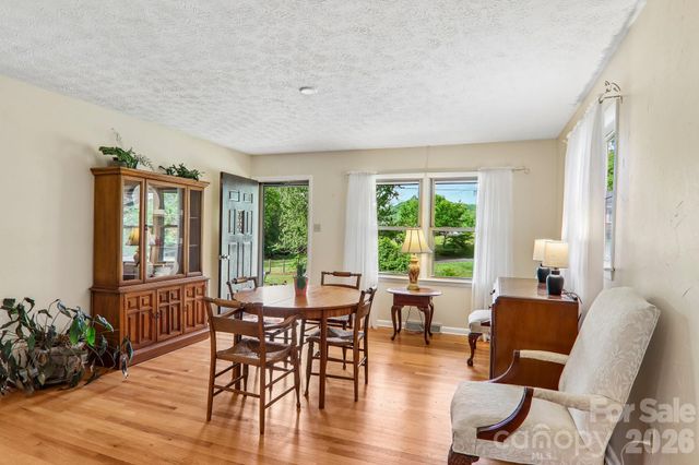 401 Lower Grassy Branch Road, Asheville, NC 28805