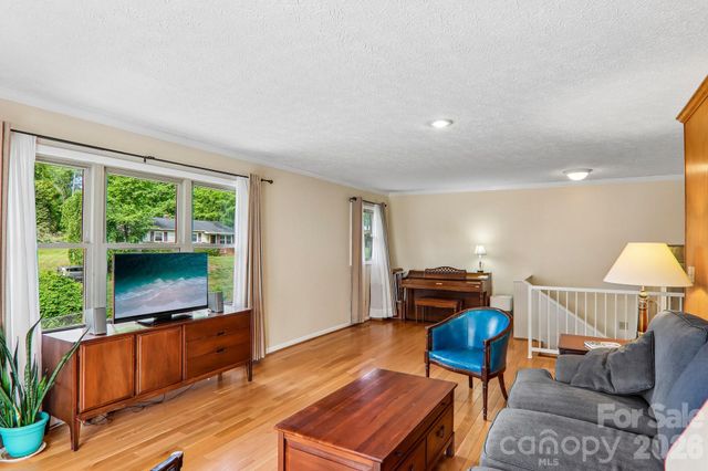 401 Lower Grassy Branch Road, Asheville, NC 28805