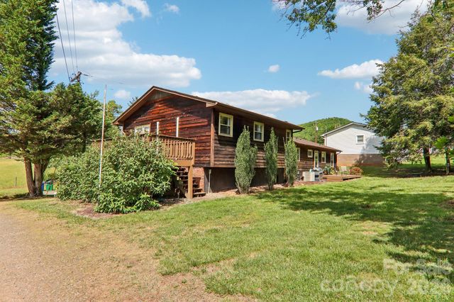401 Lower Grassy Branch Road, Asheville, NC 28805